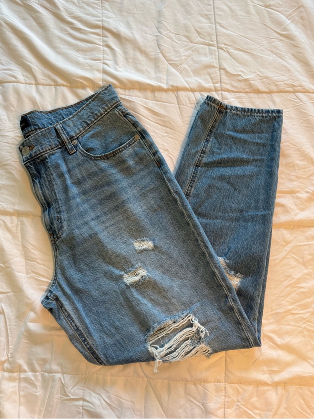Aeropostale Ripped Mom Jean
